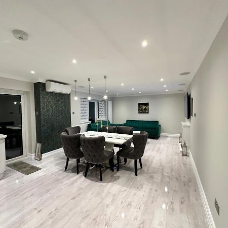 Luxury House Apartment Greenford  Exterior photo