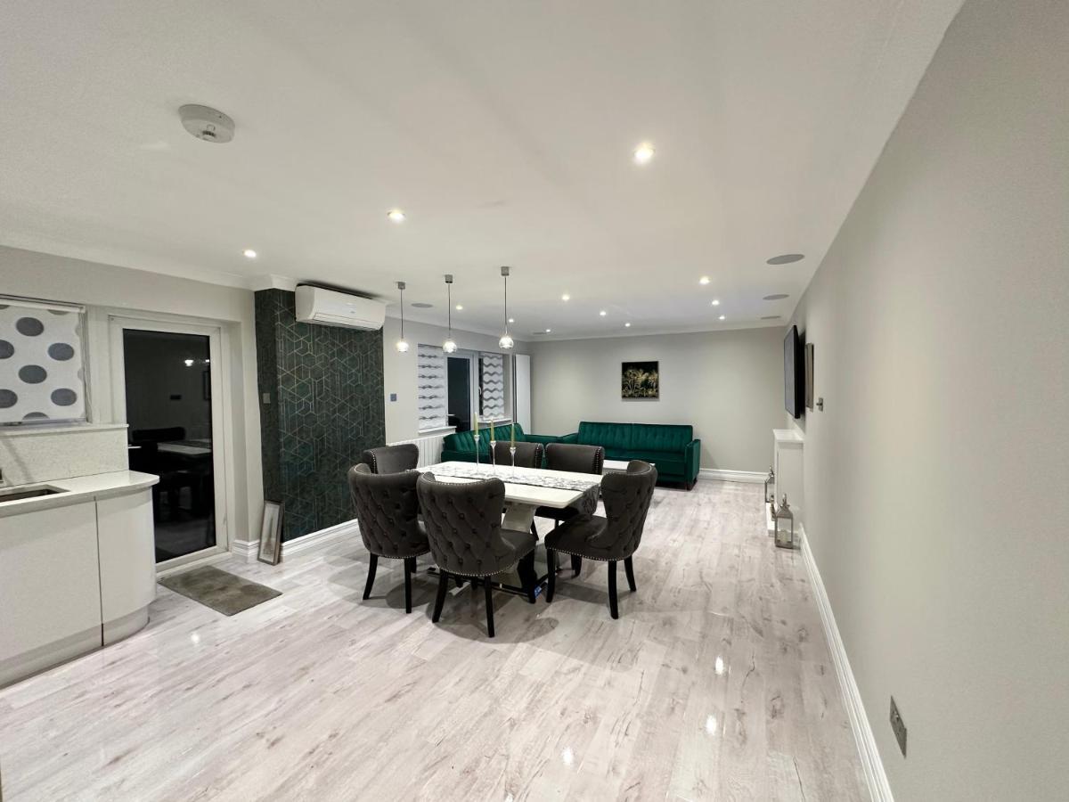 Luxury House Apartment Greenford  Exterior photo