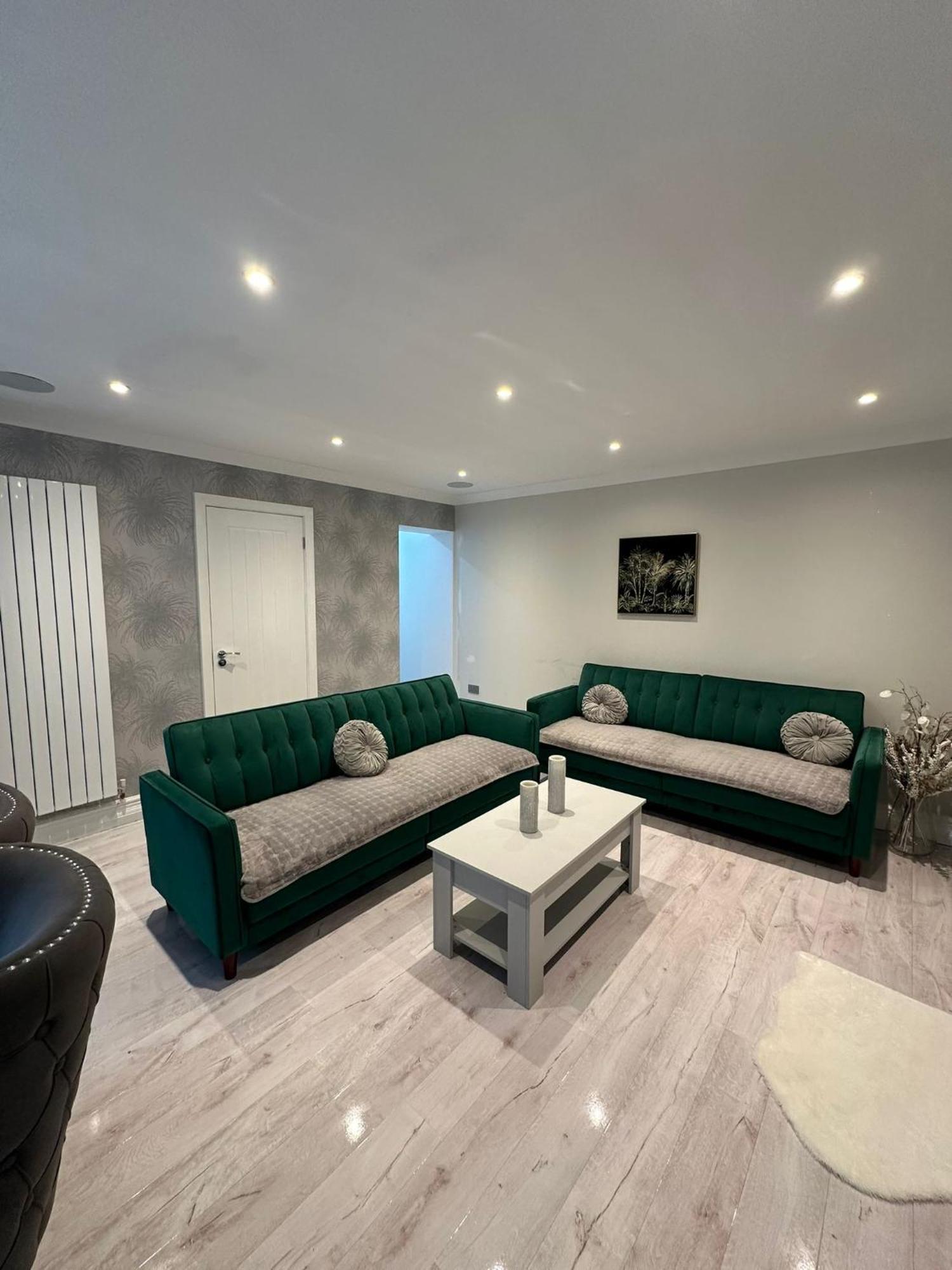 Luxury House Apartment Greenford  Exterior photo